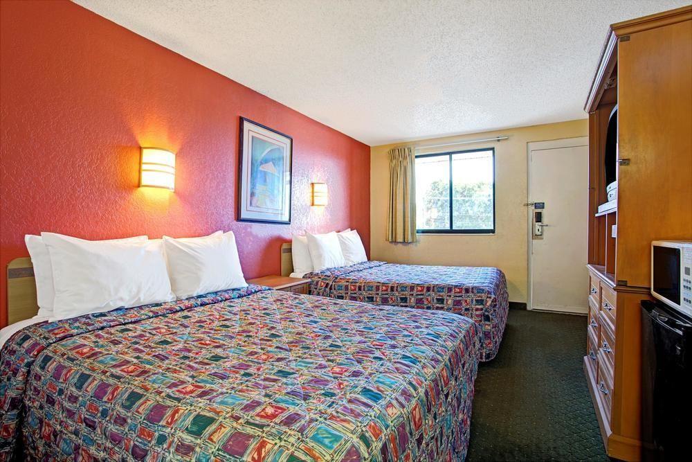 Rodeway Inn Fairgrounds-Casino Tampa Eksteriør bilde